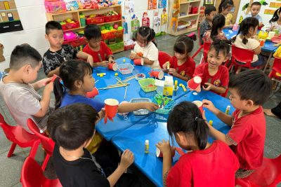 Lá 1: Hoạt động: “Làm đèn lồng Trung thu”