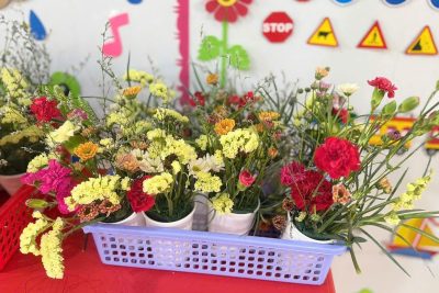 Hoạt động chào mừng ngày Quốc tế Phụ nữ 8/3 của hai lớp Mầm – Trường Mầm non Ea Kpam